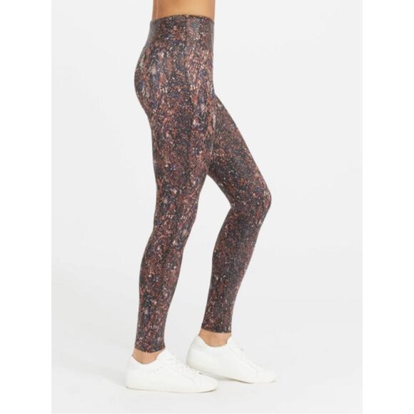 SPANX FAUX LEATHER SNAKE SHINE LEGGINGS Mocha Snake Print Medium NWOT - Picture 2 of 9